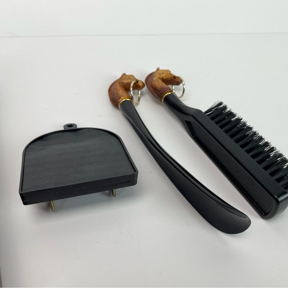 Vintage 1970’s Shoehorn and Brush Set Horse Head With Plaque Boxed Wall Hanging - Picture 2 of 5